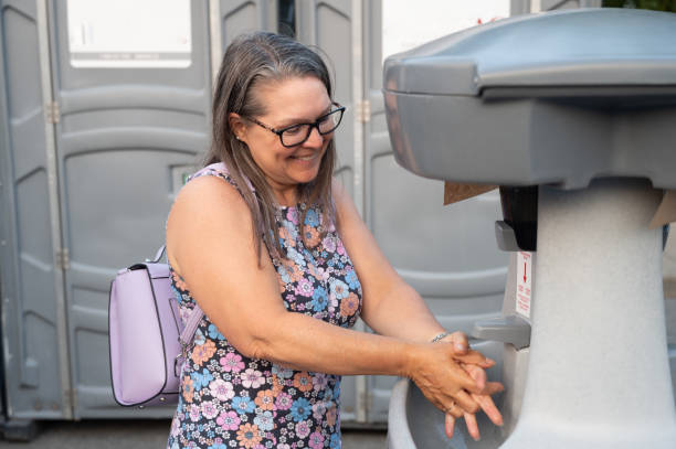 Best Luxury portable toilet rental  in Flossmoor, IL